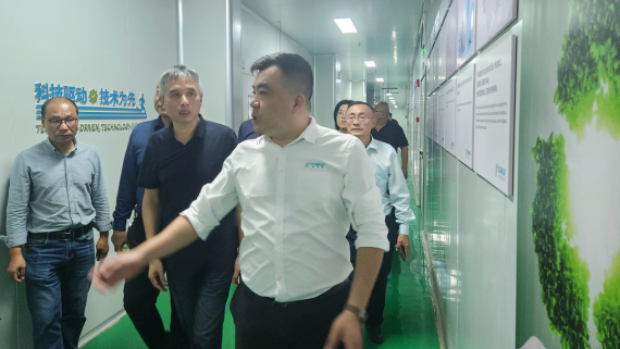 宜秀區(qū)政協(xié)、工商聯(lián)一行蒞臨我司參觀交流